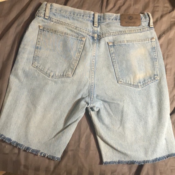 Vintage distressed wrangler shorts. Rare light wash. - Picture 2 of 4